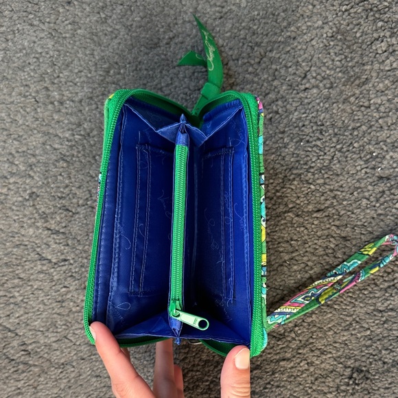 Vera Bradley Green Paisley Wristlet Wallet - Picture 2 of 4
